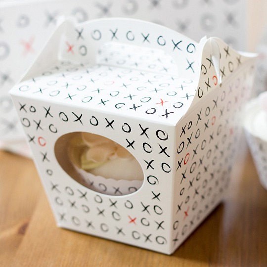 Krabička na cupcake -  Crosses (8 Ks) - K11-5022-01