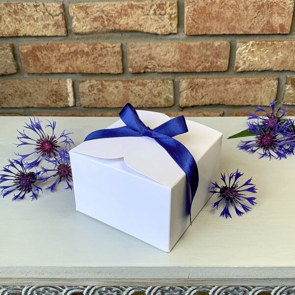 Svadobná krabička na výslužku s modrou stuhou - K34-6415-01
