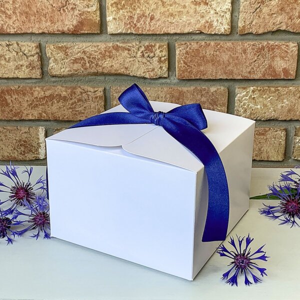 Svadobná krabička na výslužku s modrou stuhou - K67-6415-01